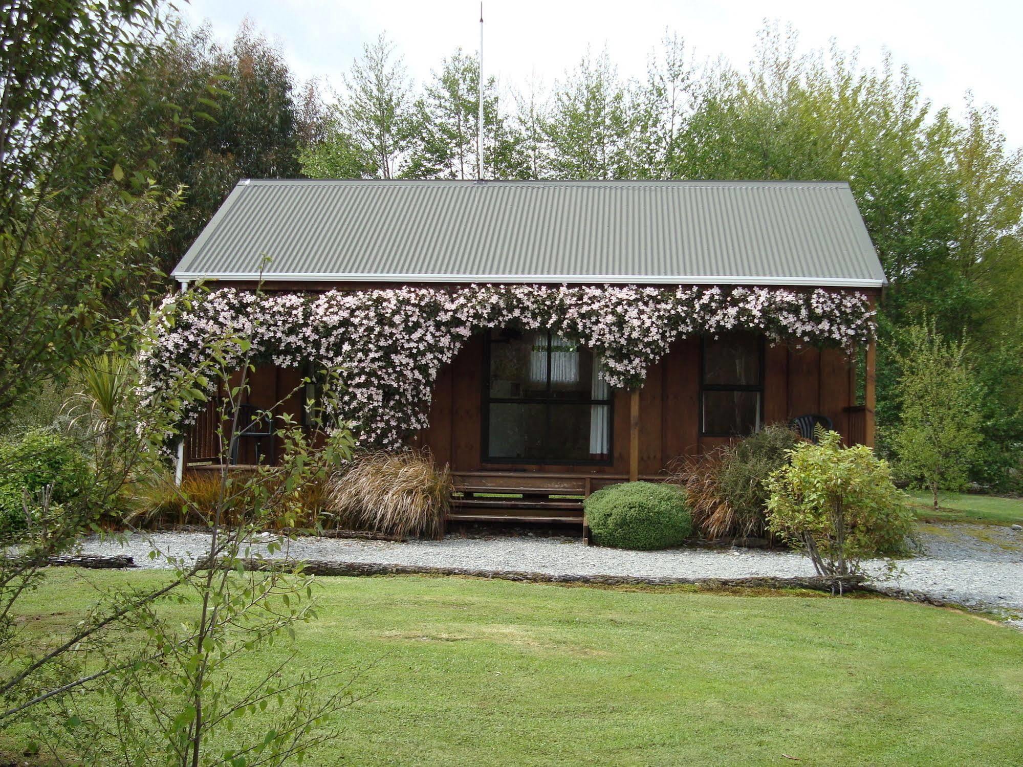 Lake Brunner Country Motel & Holiday Park 모아나 외부 사진