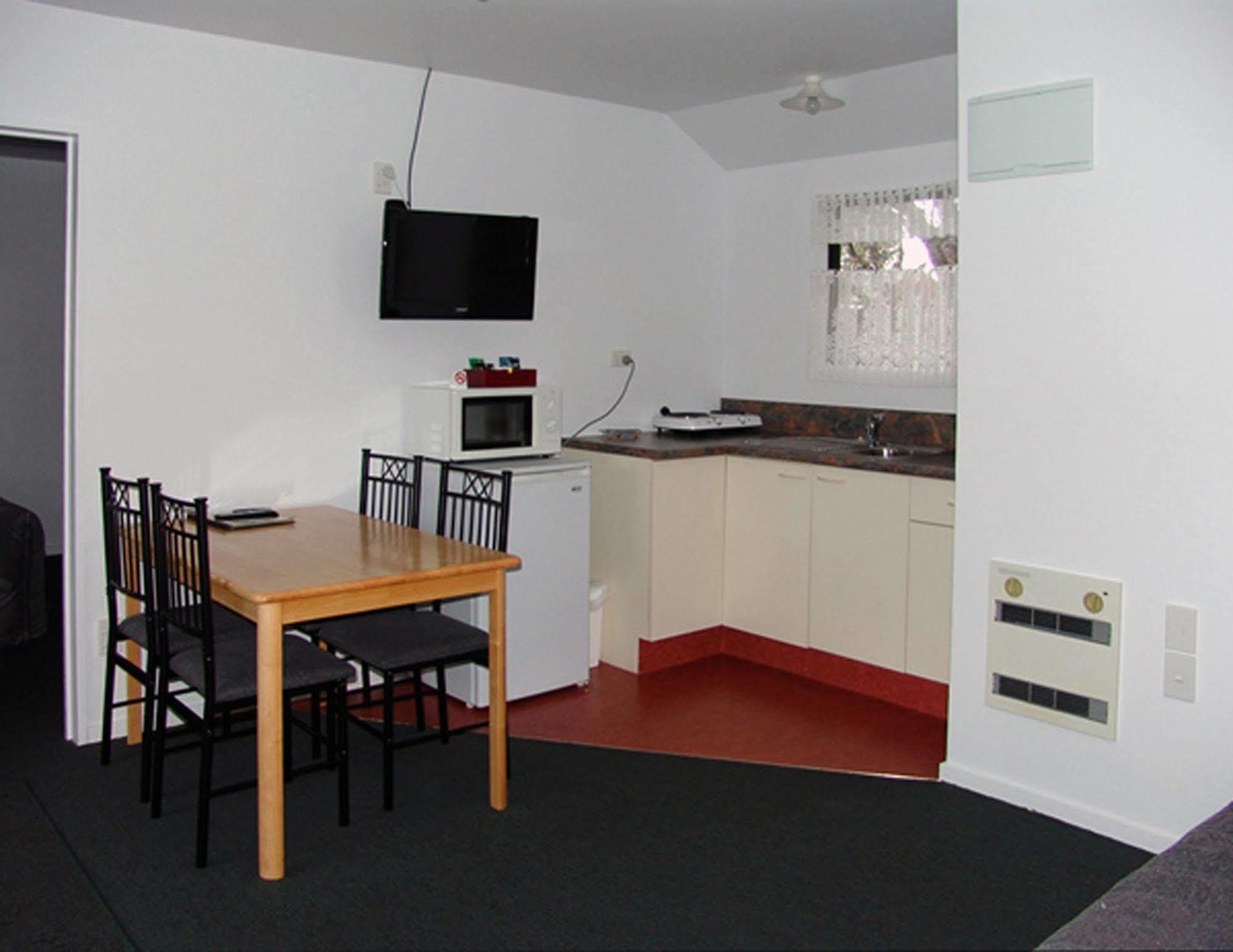 Lake Brunner Country Motel & Holiday Park 모아나 외부 사진