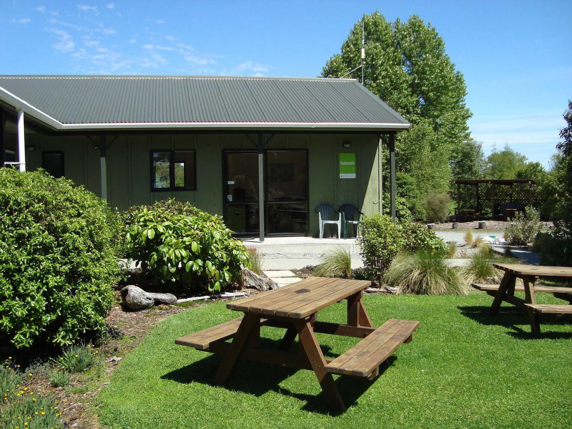 Lake Brunner Country Motel & Holiday Park 모아나 외부 사진